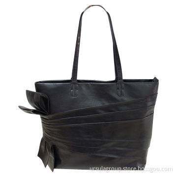 Shopping bag with butterfly decoration